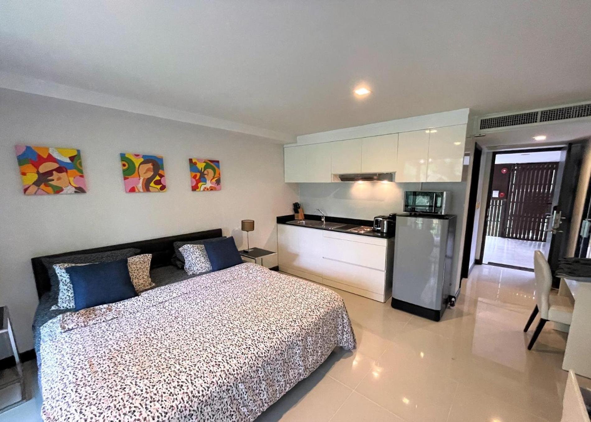 Apartment At Kris Resort Bangtao By Lofty 방타오 비치 외부 사진